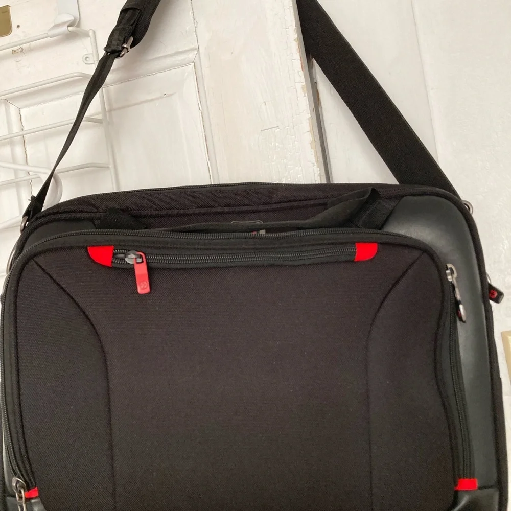 Swiss Gear loptop messenger bag